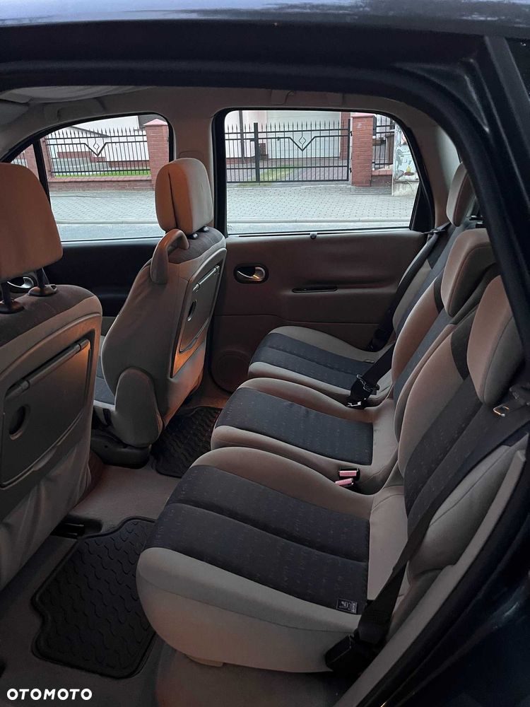 Renault Scenic - 8