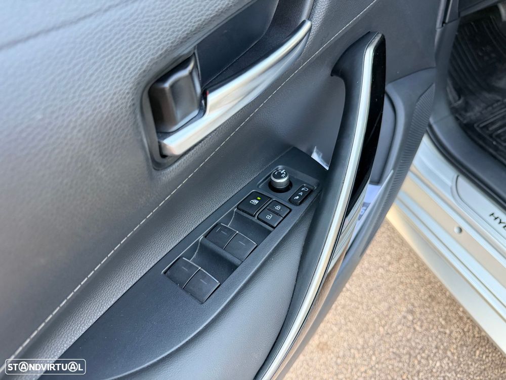 Toyota Corolla 2.0 Hybrid Exclusive - 34