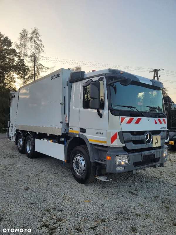 Mercedes-Benz Actros 2532