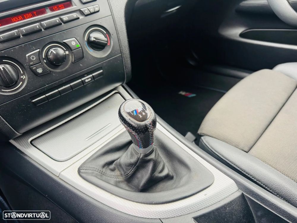 BMW 118 d Pack M - 24