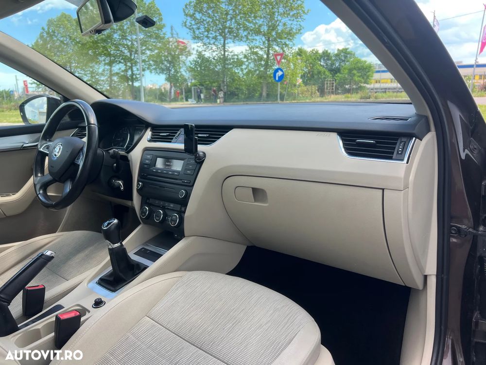 Skoda Octavia 1.6 TDI AMBITION - 27