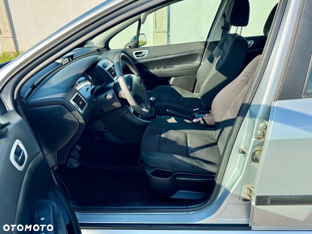 Peugeot 307 1.6 HDi Premium - 6