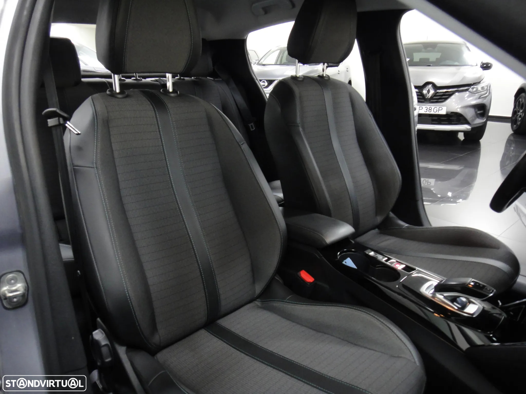 Peugeot 208 PureTech 100 EAT8 Allure Pack - 17