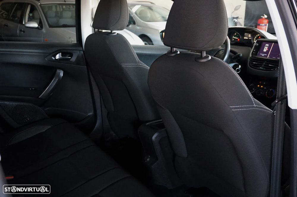 Peugeot 2008 1.6 BlueHDi Style - 20