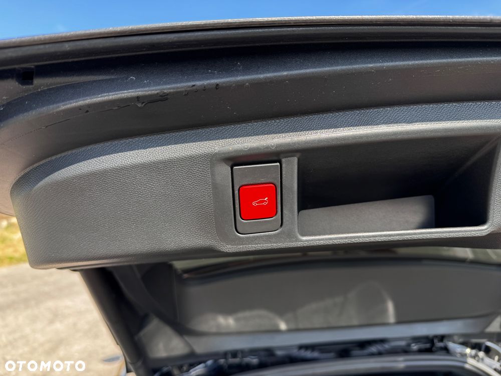 Opel Astra 1.2 T Business Elegance S&S - 11