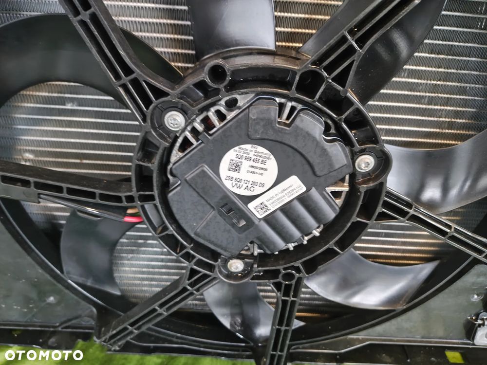 Skoda Superb III 3V0 pas przedni chłodnica wentylator 5Q0121203DS 5Q0959455BE - 3