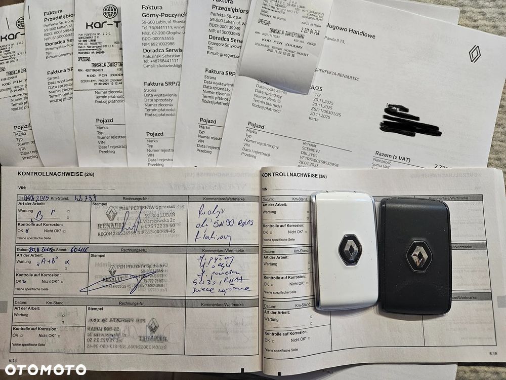 Renault Grand Scenic - 32