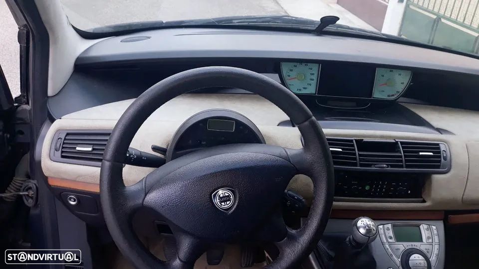 Lancia Phedra 2.2 JTD - 12