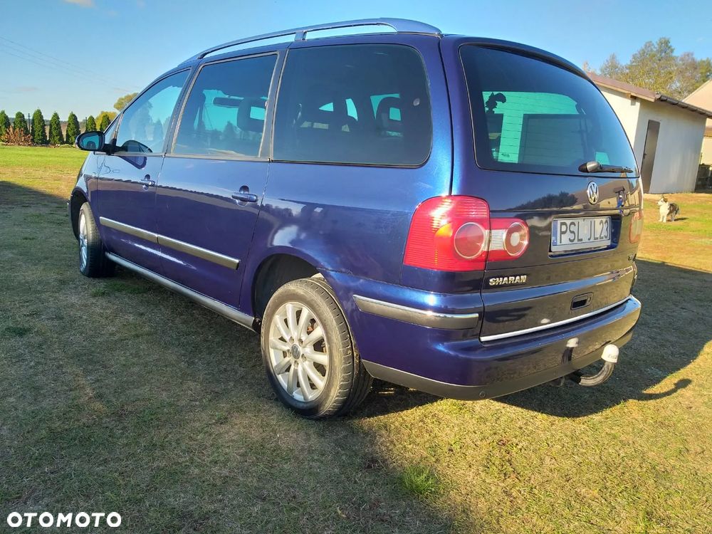 Volkswagen Sharan 1.9 TDI Highline - 3