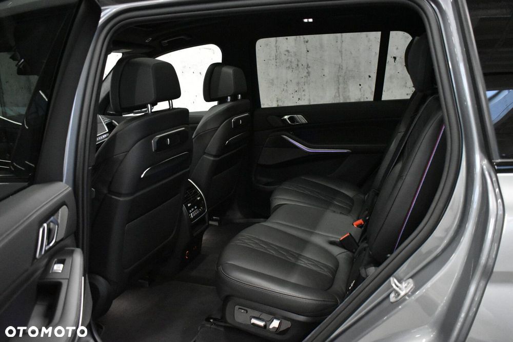BMW X7 - 29