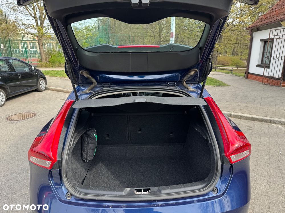 Volvo V40 D2 Ocean Race - 11