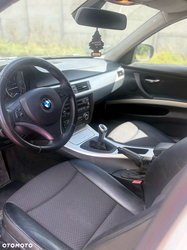 BMW Seria 3 318d Blue Performance Sport Line - 2