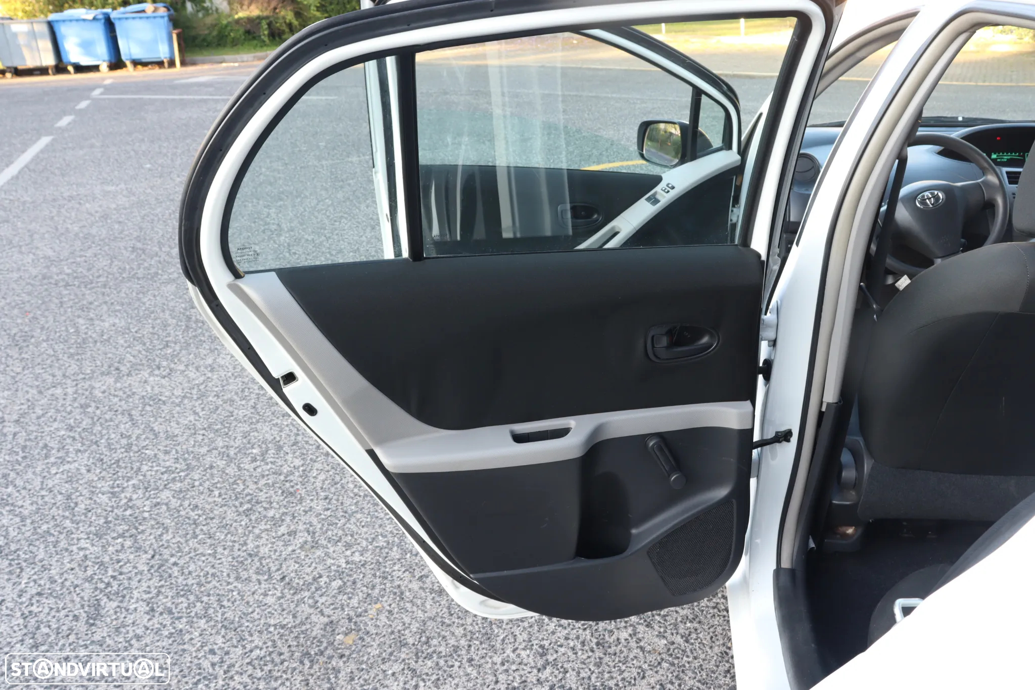 Toyota Yaris 1.0 VVT-i Comfort - 51