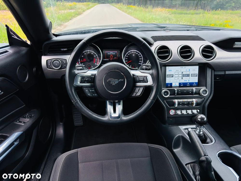 Ford Mustang - 16