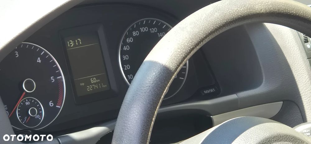 Volkswagen Touran 1.6 TDI DPF Trendline DSG - 11