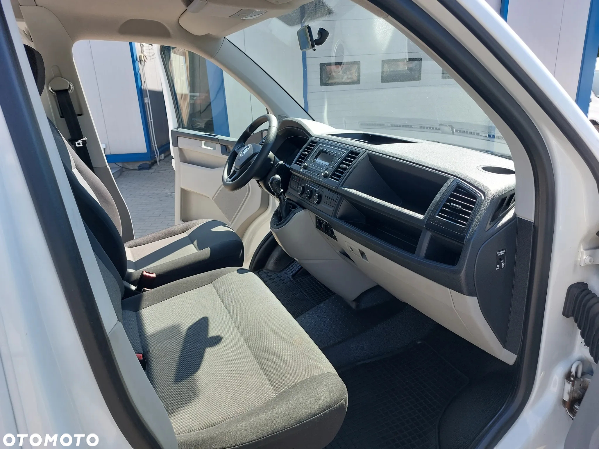 Volkswagen Transporter T6 TDI L2H1 - 23