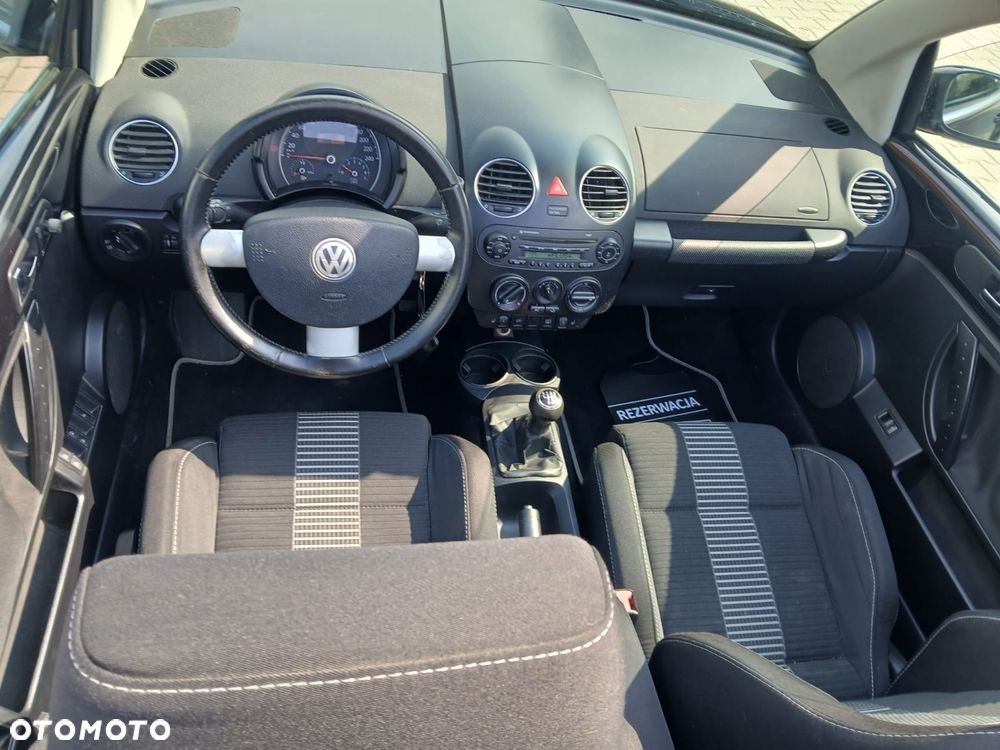 Volkswagen New Beetle 1.6 United - 16