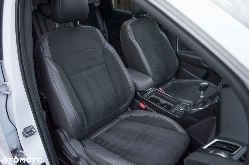 Ford Kuga 2.0 TDCi 4x4 ST-Line - 30