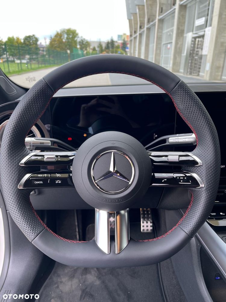 Mercedes-Benz CLA - 12