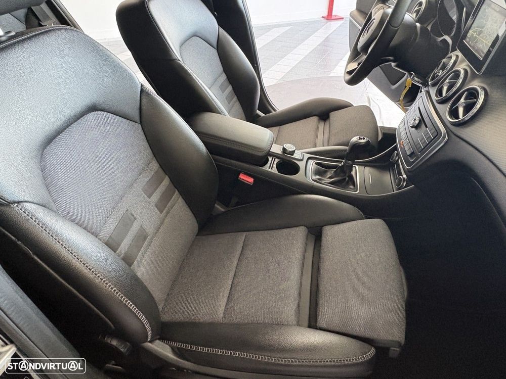 Mercedes-Benz GLA 180 (CDI) d Urban - 28