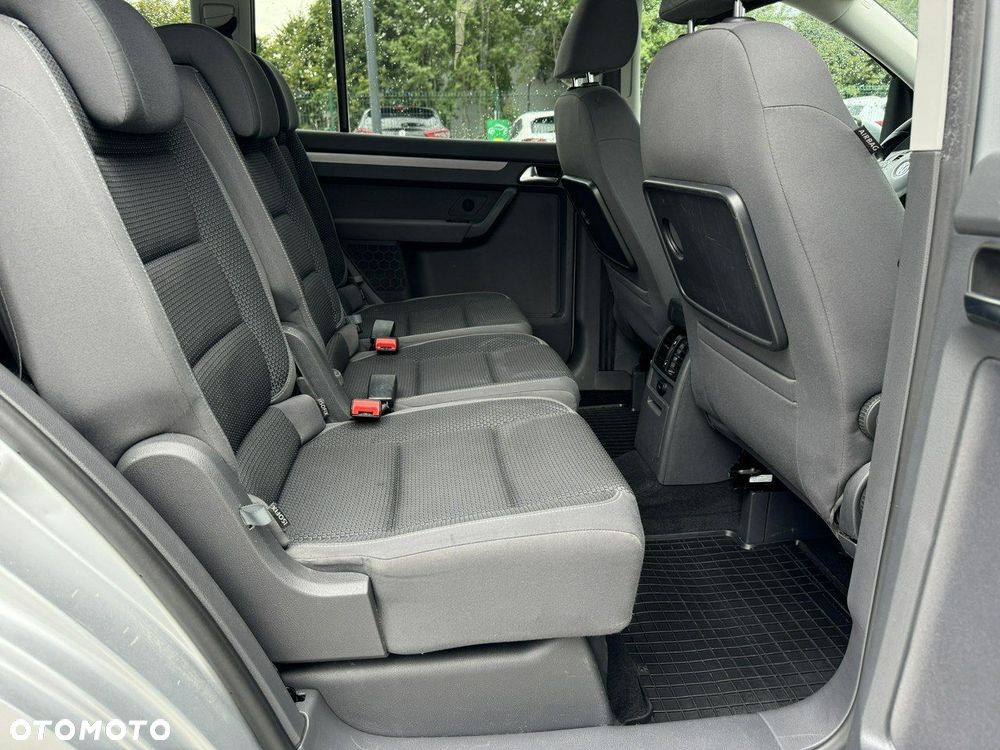 Volkswagen Touran - 31