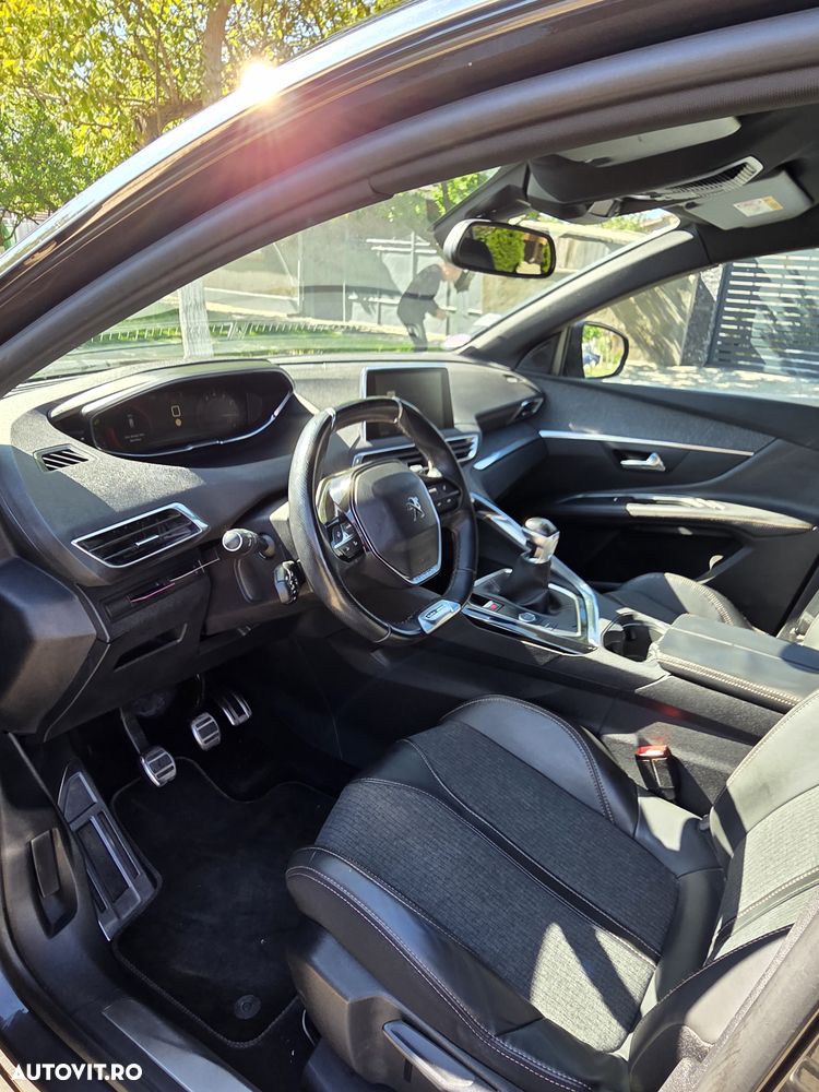 Peugeot 3008 1.2 PureTech Turbo S&S GT-Line - 8
