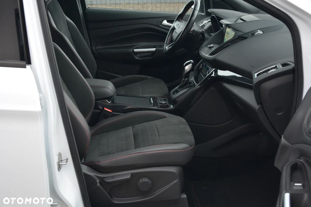 Ford Kuga 2.0 TDCi 4x4 ST-Line - 31
