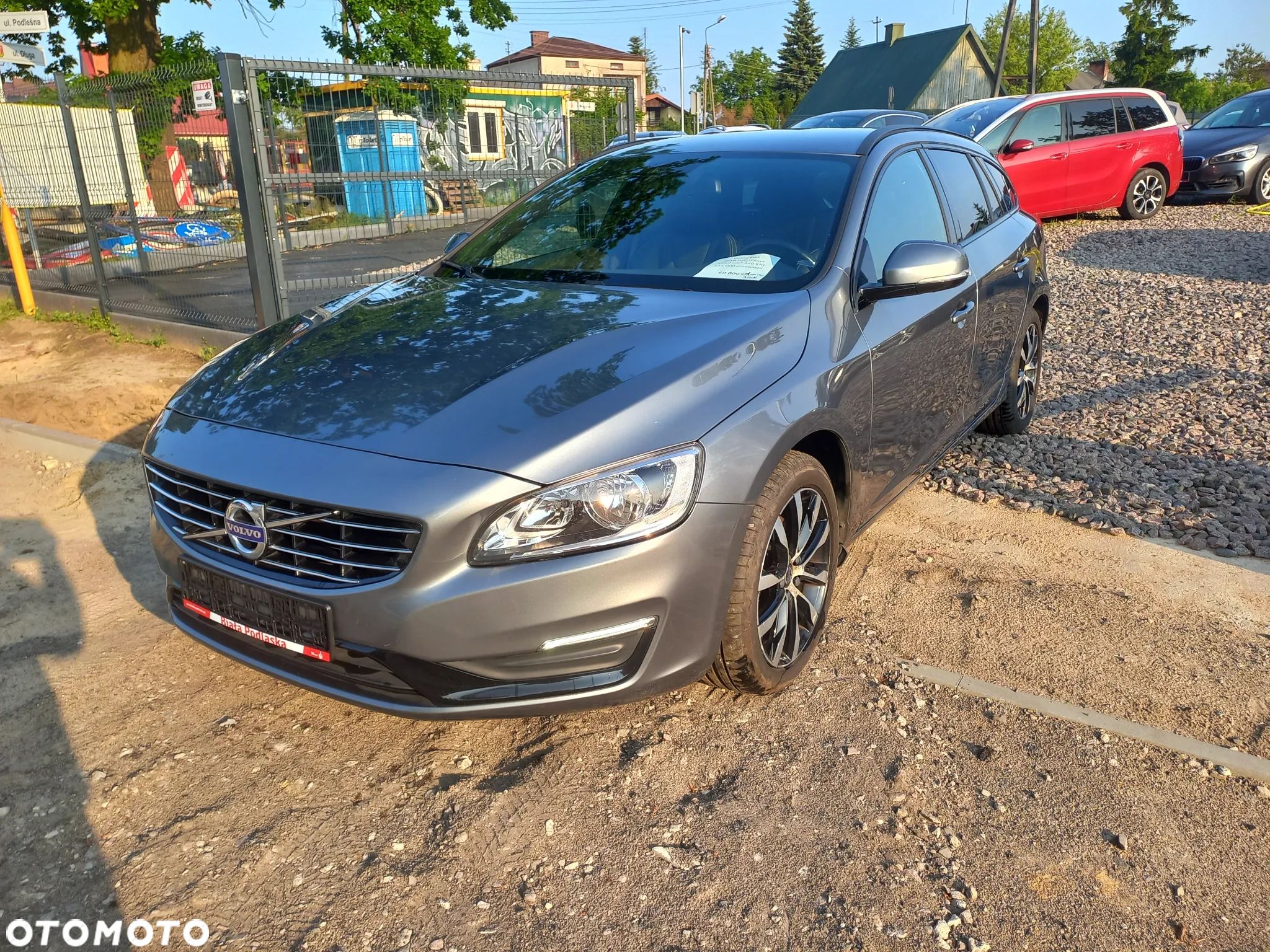 Volvo V60 D2 Drive-E Momentum - 1
