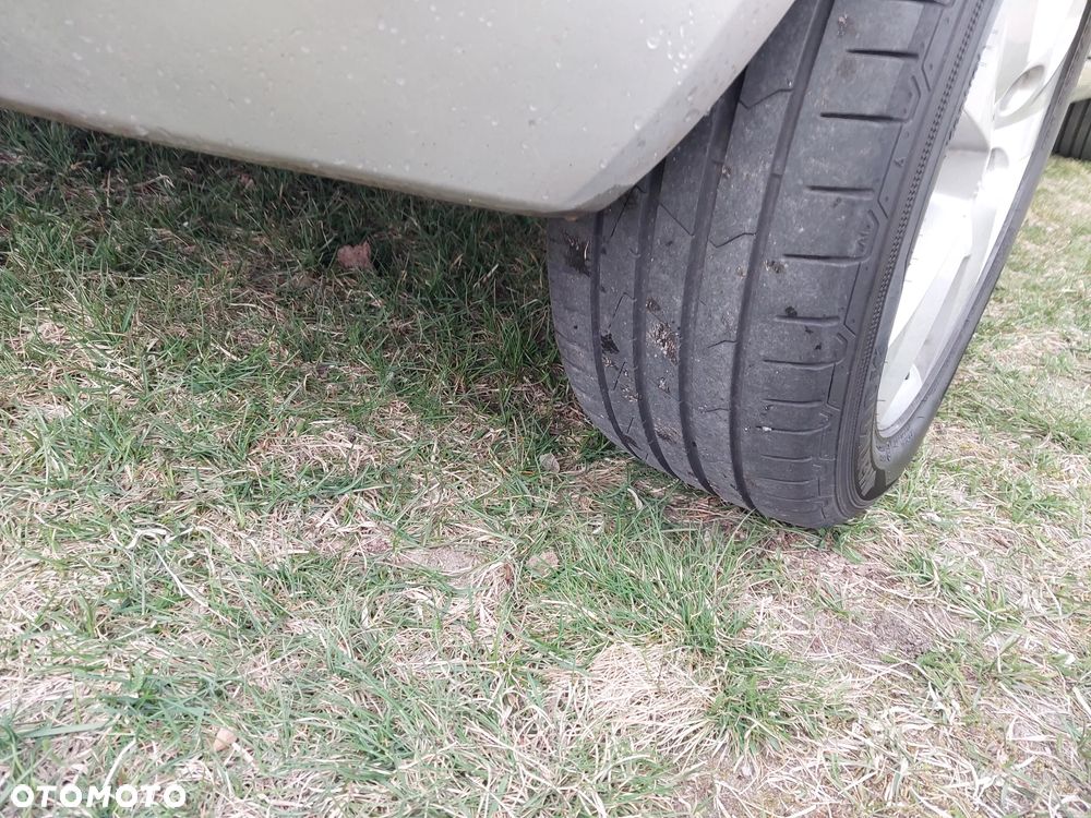 Skoda Roomster 1.6 TDI DPF Ambition - 9