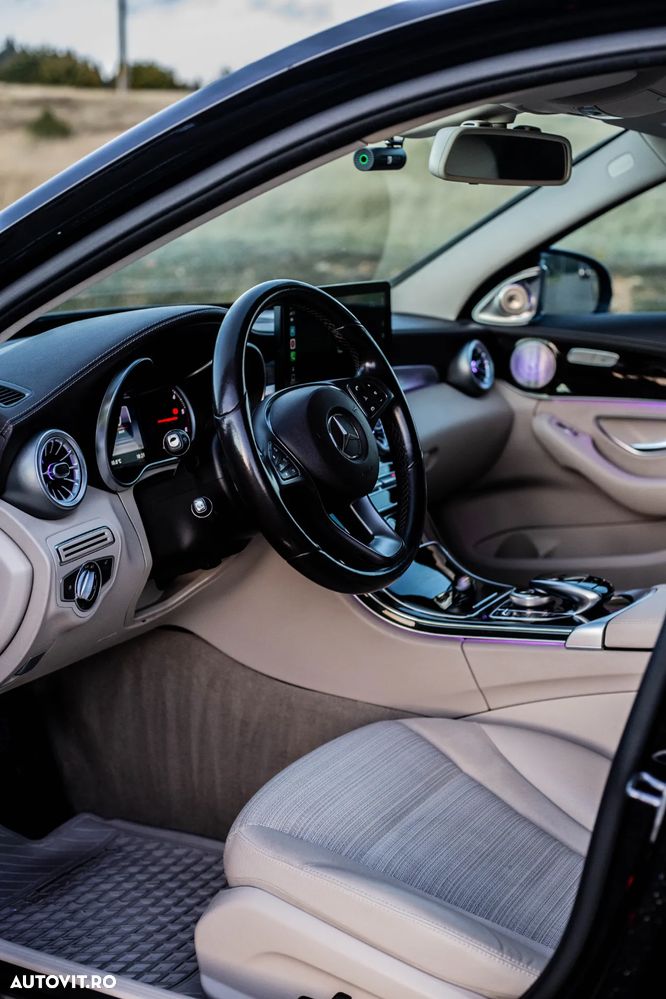 Mercedes-Benz C 220 d 4Matic 9G-TRONIC AMG Line - 23