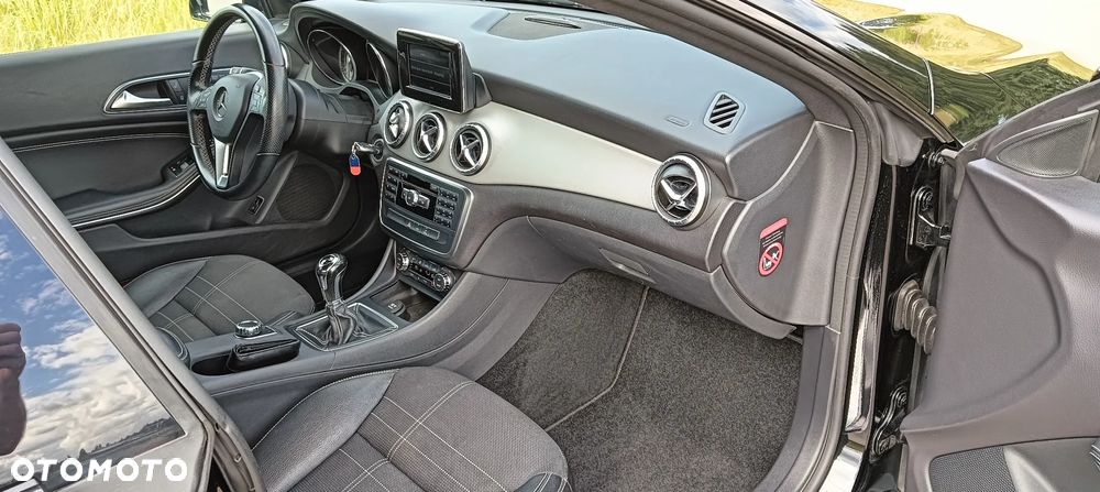 Mercedes-Benz CLA 180 - 12