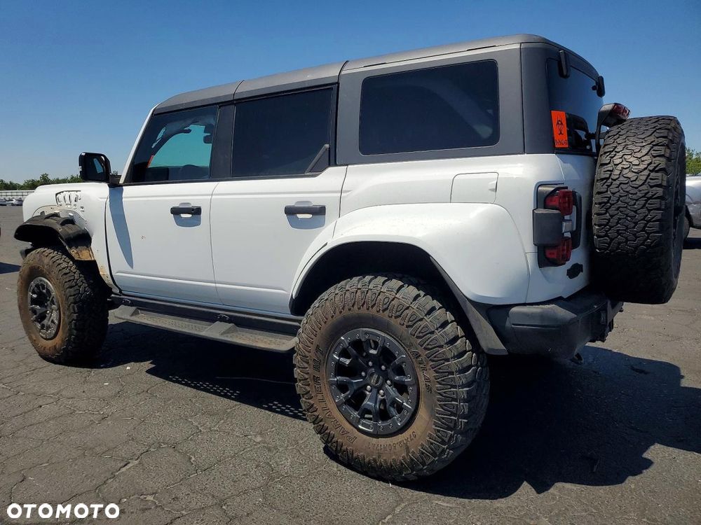 Ford Bronco - 3