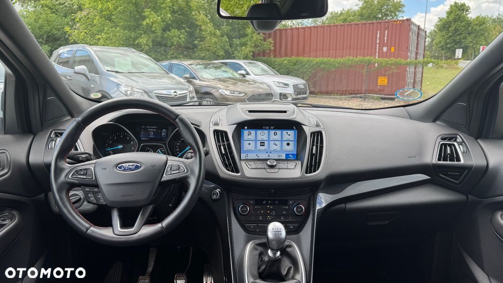 Ford Kuga 1.5 EcoBoost 2x4 ST-Line - 35