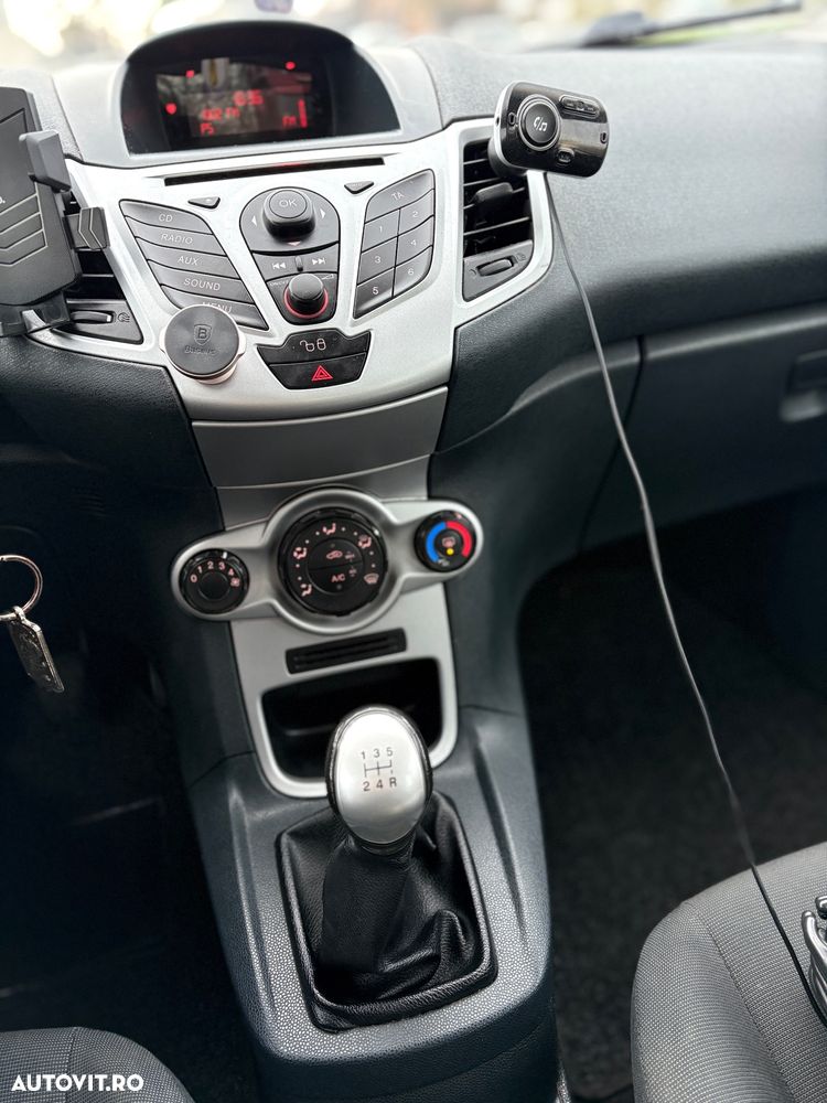 Ford Fiesta 1.4 TDCI Titanium - 10