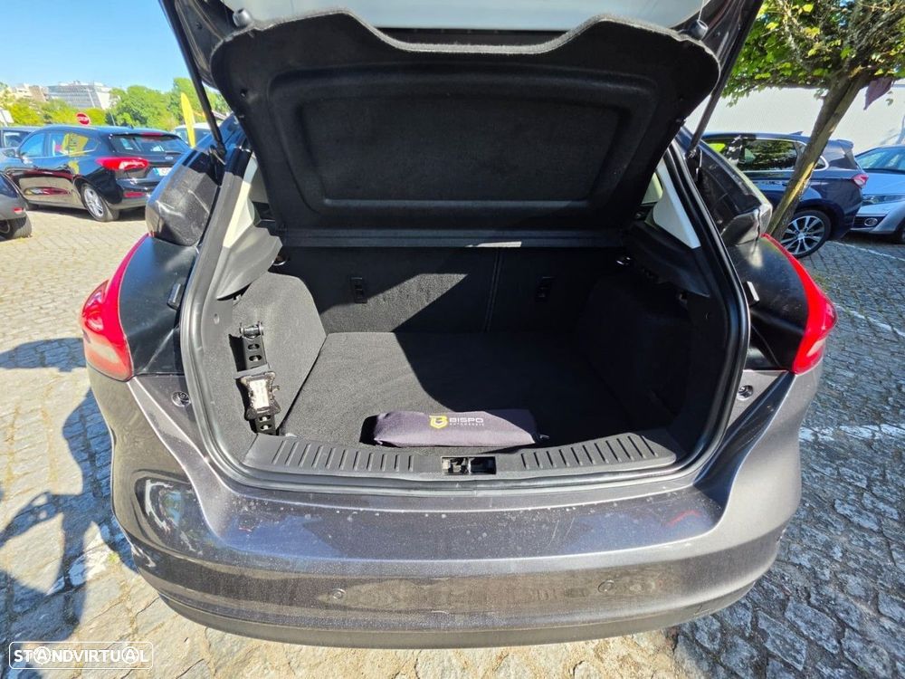 Ford Focus 1.5 TDCi ECOBlue Active - 10