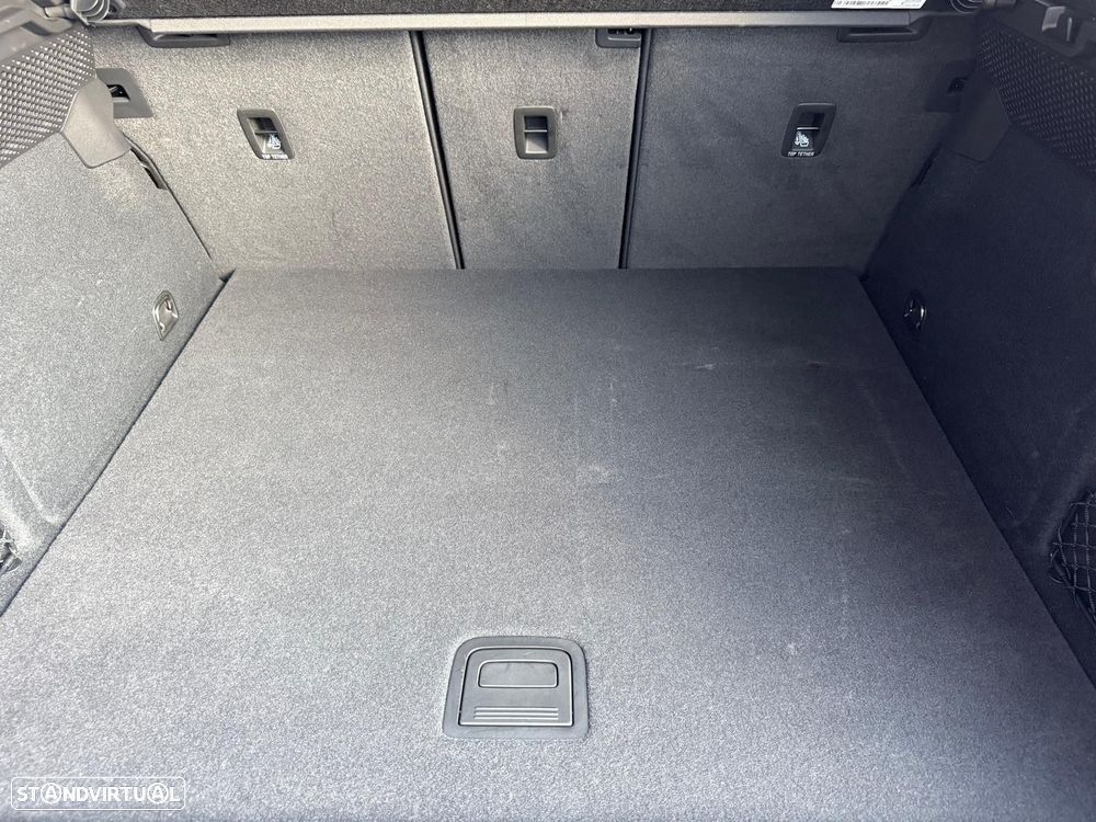 Porsche Macan Electric 4 - 31