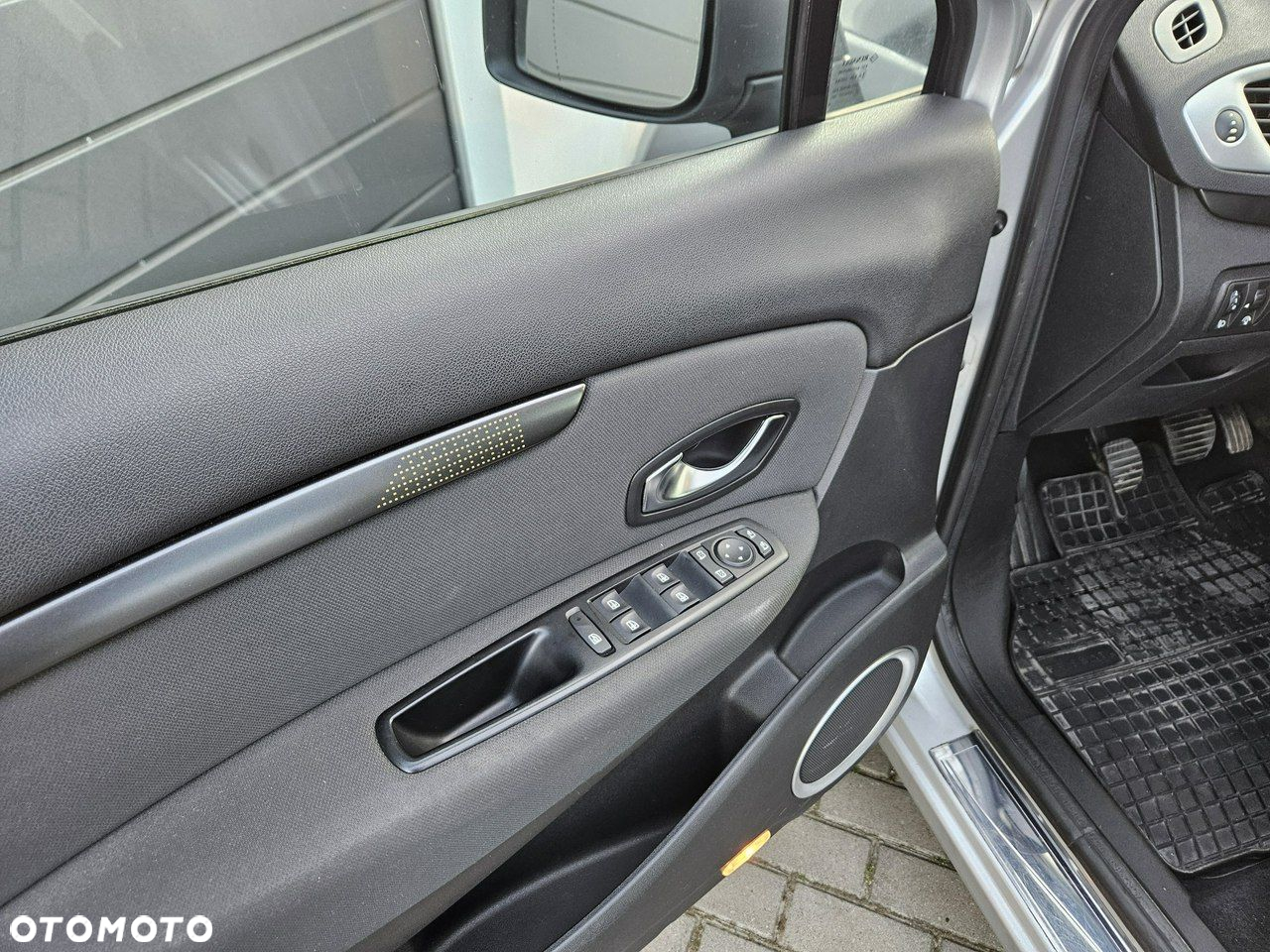 Renault Scenic 1.4 16V TCE Privilege - 23