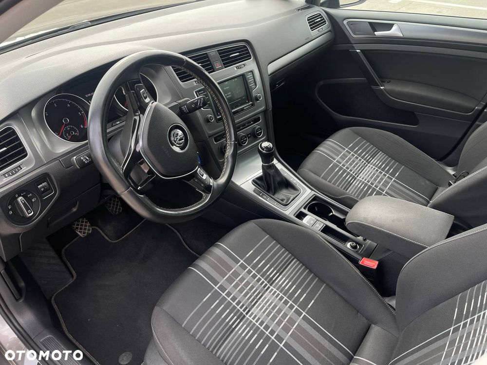 Volkswagen Golf 1.6 TDI BlueMotion Technology Lounge - 11
