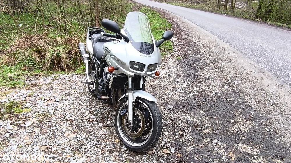 Yamaha FZS - 11