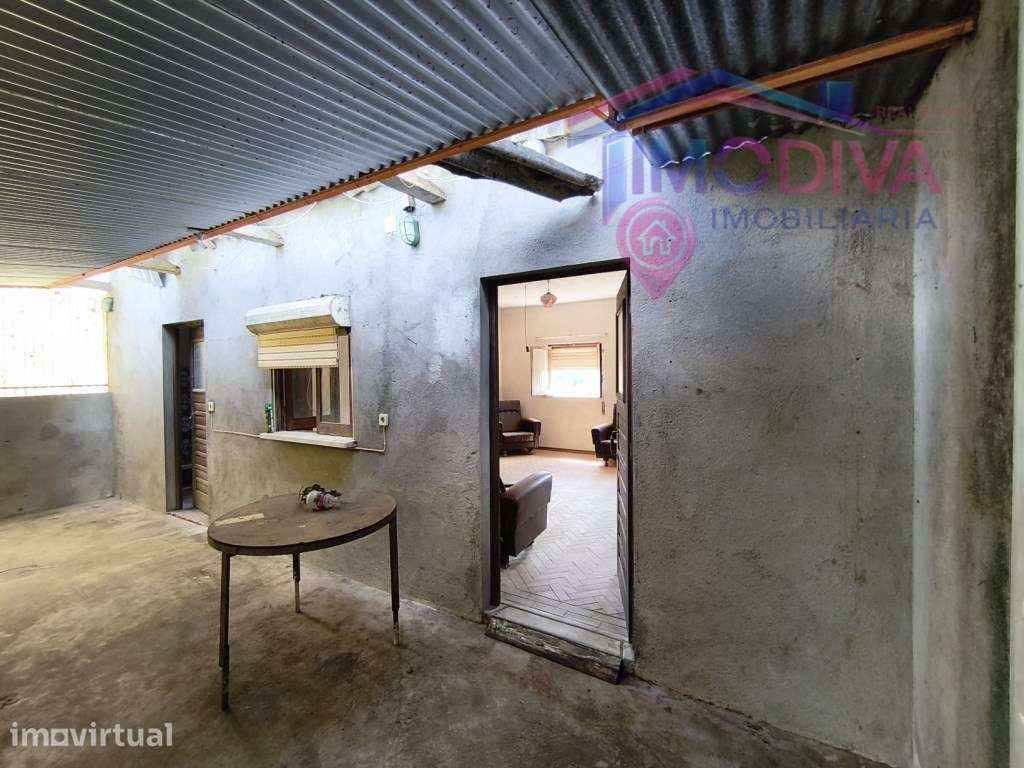 Moradia T2 com Terreno para Renovar em Figueiró dos Vinhos - Grande imagem: 5/43