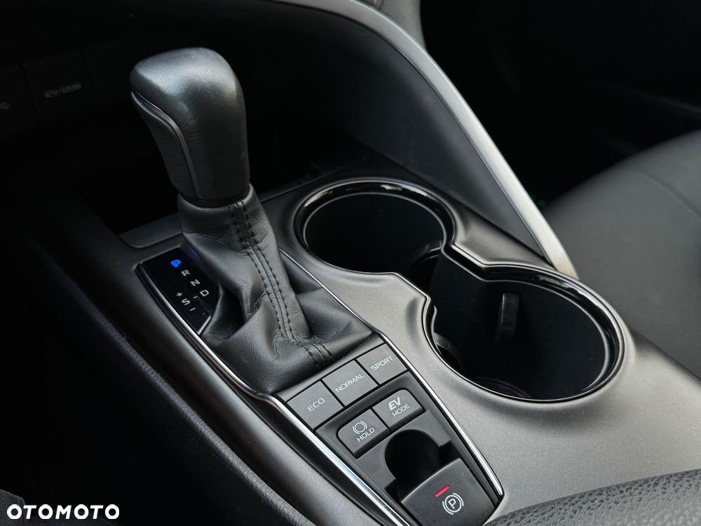 Toyota Camry 2.5 Hybrid Comfort CVT - 26