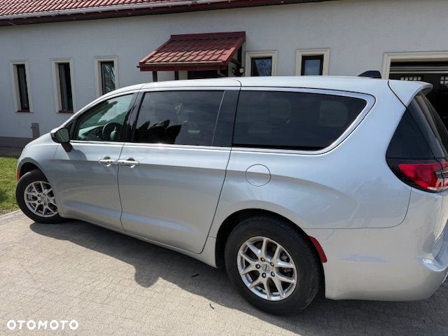 Chrysler Pacifica - 4