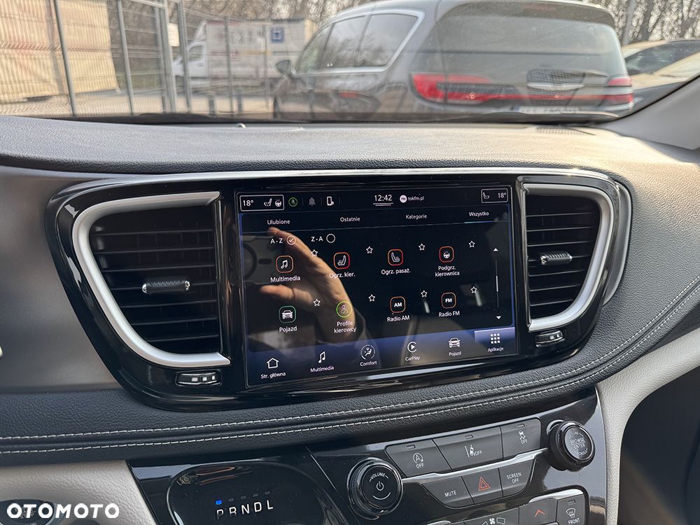 Chrysler Pacifica - 34