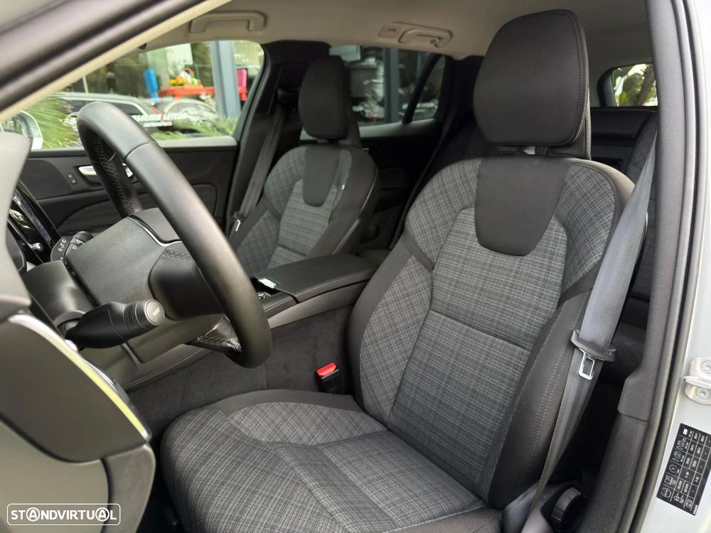 Volvo V60 2.0 T6 AWD TE Essential - 17