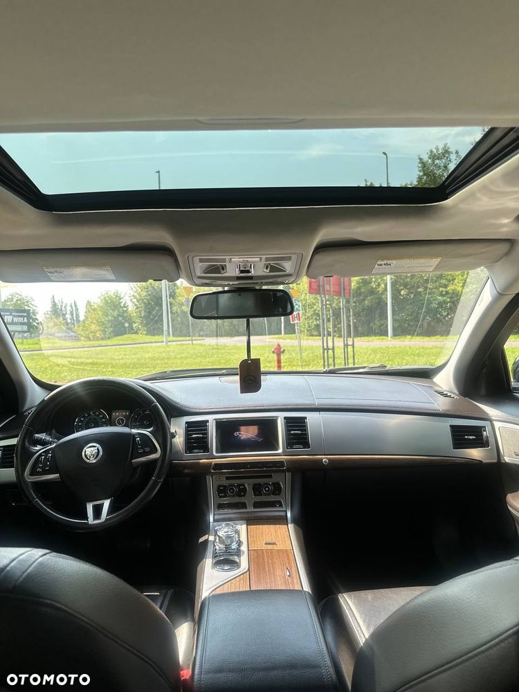 Jaguar XF 2.0 T Premium Luxury - 9
