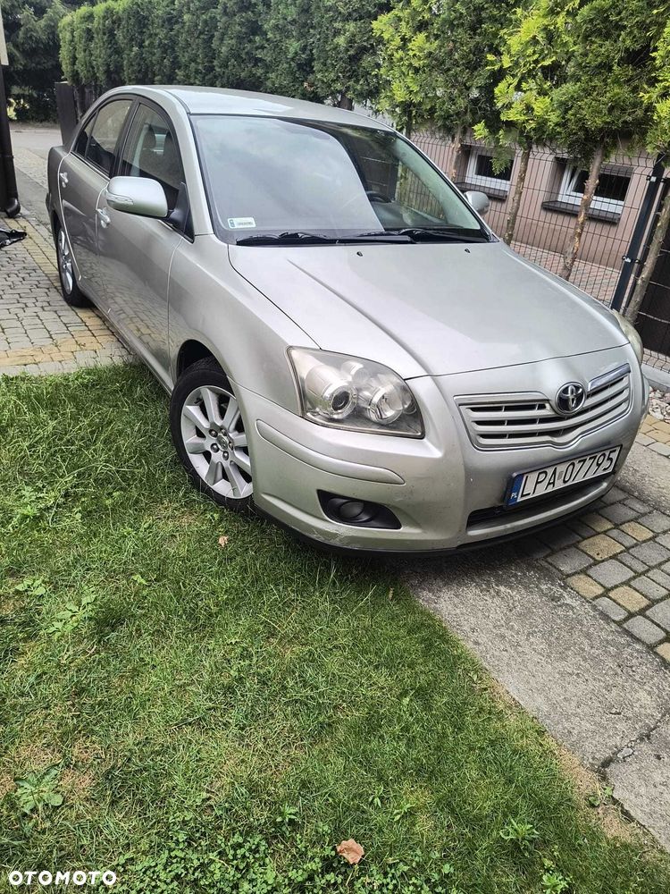 Toyota Avensis - 1