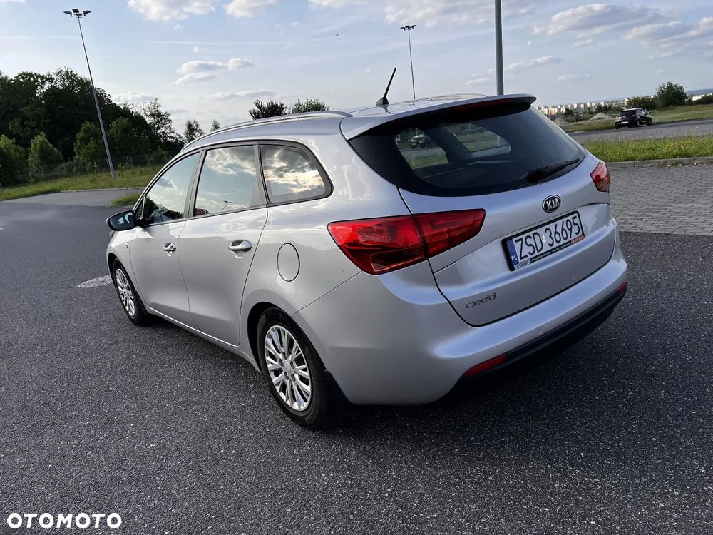 Kia Ceed Cee'd 1.6 GDI Business Line - 11