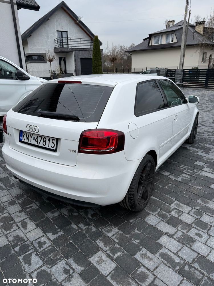 Audi A3 3-drzwiowe 1.6 TDI DPF Ambiente - 5