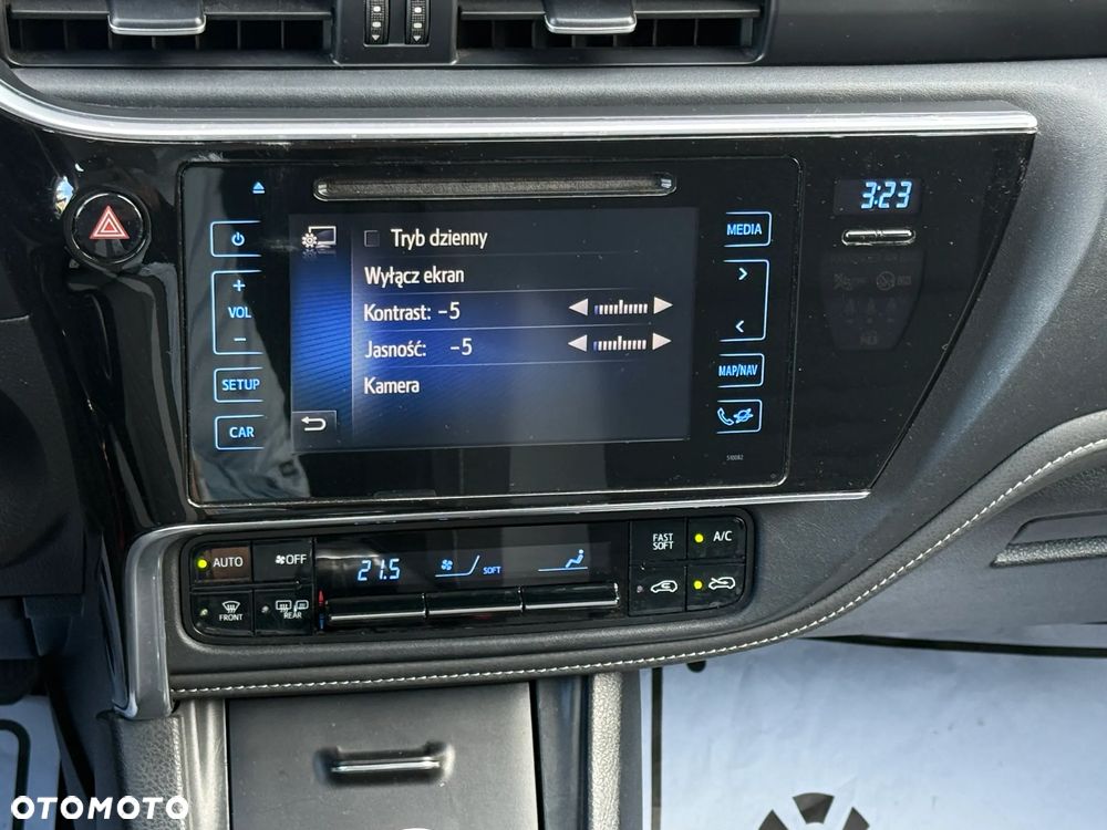 Toyota Auris 1.6 Premium - 10