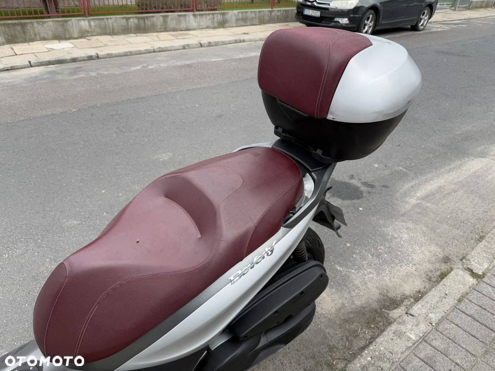 Piaggio Beverly - 16